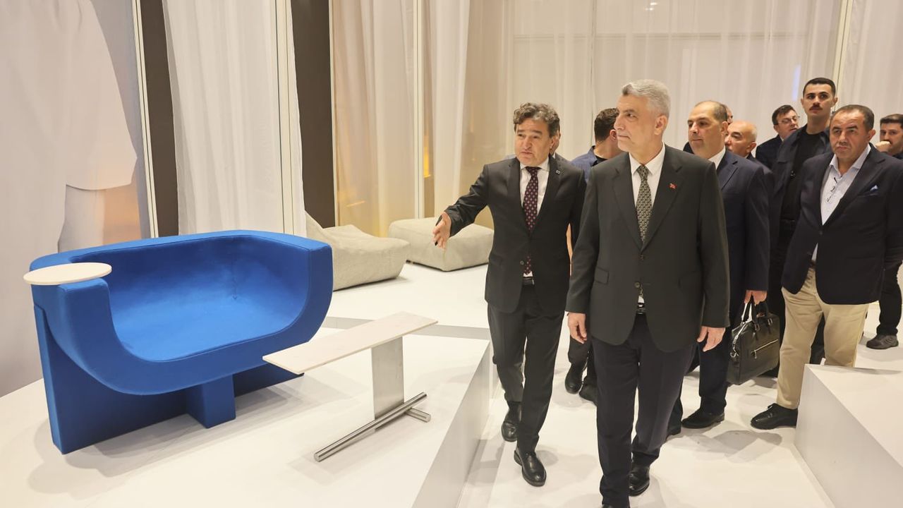 Ticaret Bakanı Ömer Bolat, Furnishings & Design İstanbul”u ziyaret etti