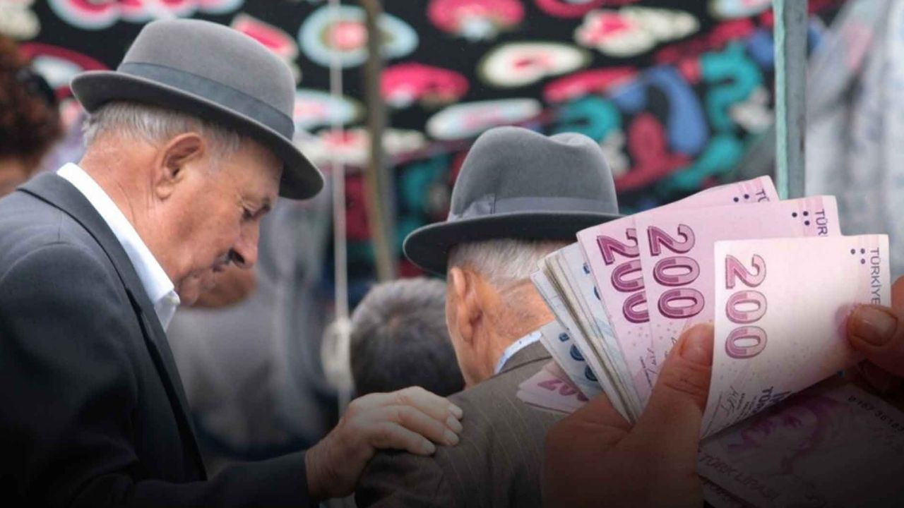 Milyonlarca çalışanı ilgilendiriyor! Tamamlayıcı Emeklilik Sistemi nedir, riski var mı? Milyonlarca çalışanı ilgilendiriyor! Tamamlayıcı Emeklilik Sistemi nedir, riski var mı?