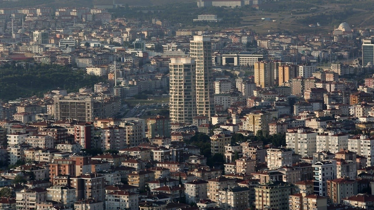 İstanbul için uyarı yapıldı, hemen önleminizi alın! 27 ilçede elektrik kesintisi: Saatlerce sürecek!