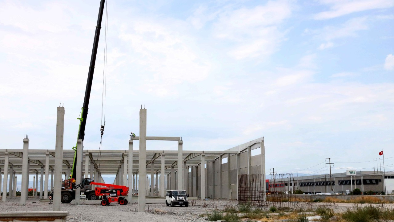 Kınık OSB’de, 1 milyar TL’yi aşan yatırımla kurulan tesisler 2026’da tamamlanacak Kınık OSB’de, 1 milyar TL’yi aşan yatırımla kurulan tesisler 2026’da tamamlanacak
