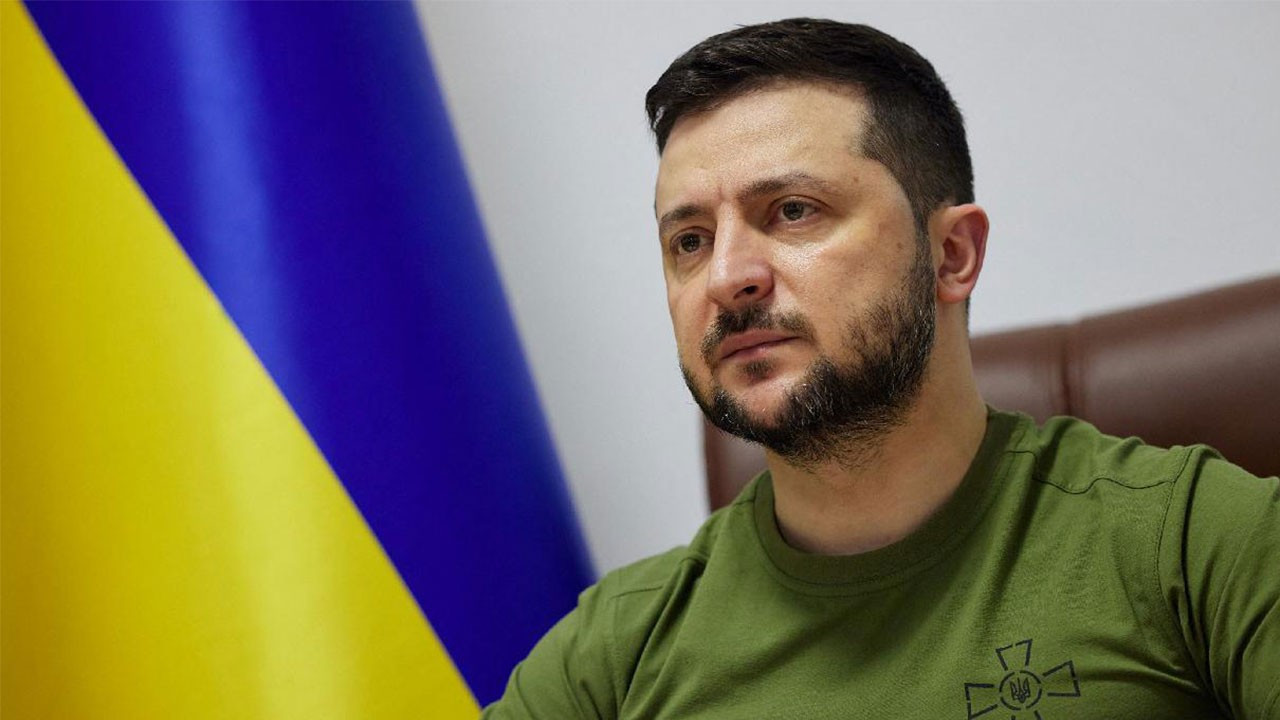 Ukrayna Devlet Başkanı Zelenskiy, İngiltere ile yapılan “100 Yıllık Ortaklık” anlaşmasını onaylayan yasayı imzaladı