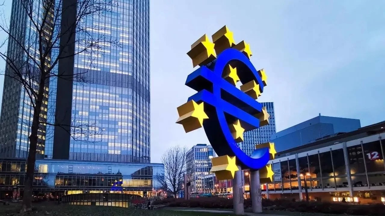 ECB tutanakları üyelerin faiz indirimi için aceleci olmadıklarını gösterdi