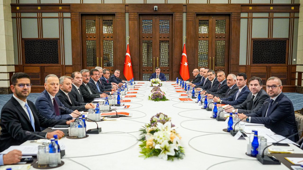 Eximbank’ın 52 milyar dolar hedefini aşacağına inanıyoruz