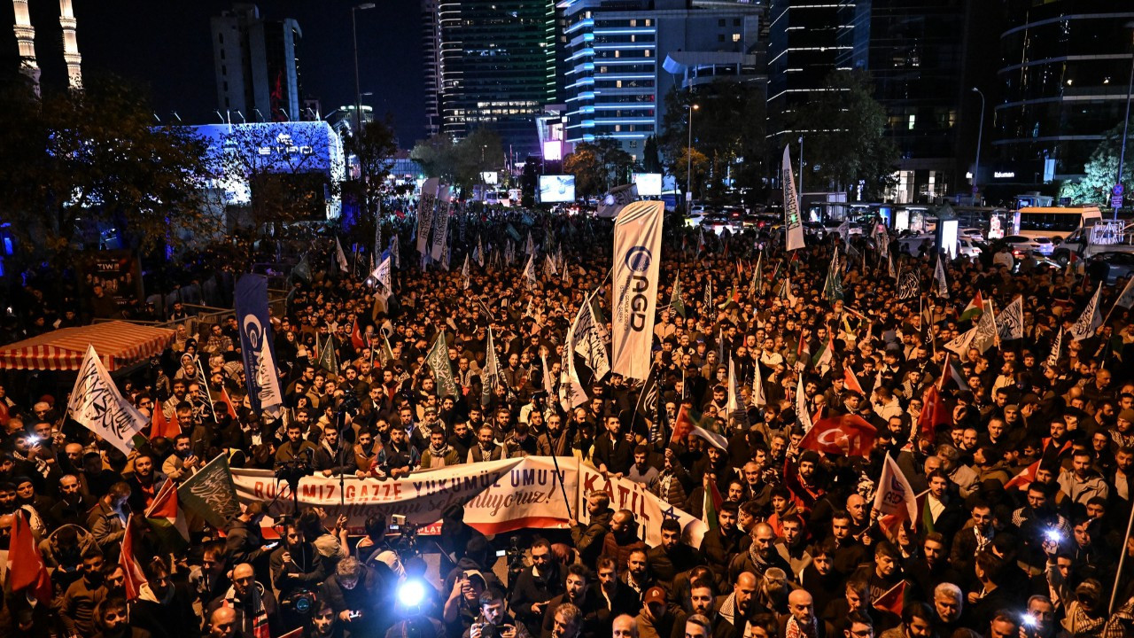 İsrail ve ABD Başkonsoloslukları önünde Sumud protestosu