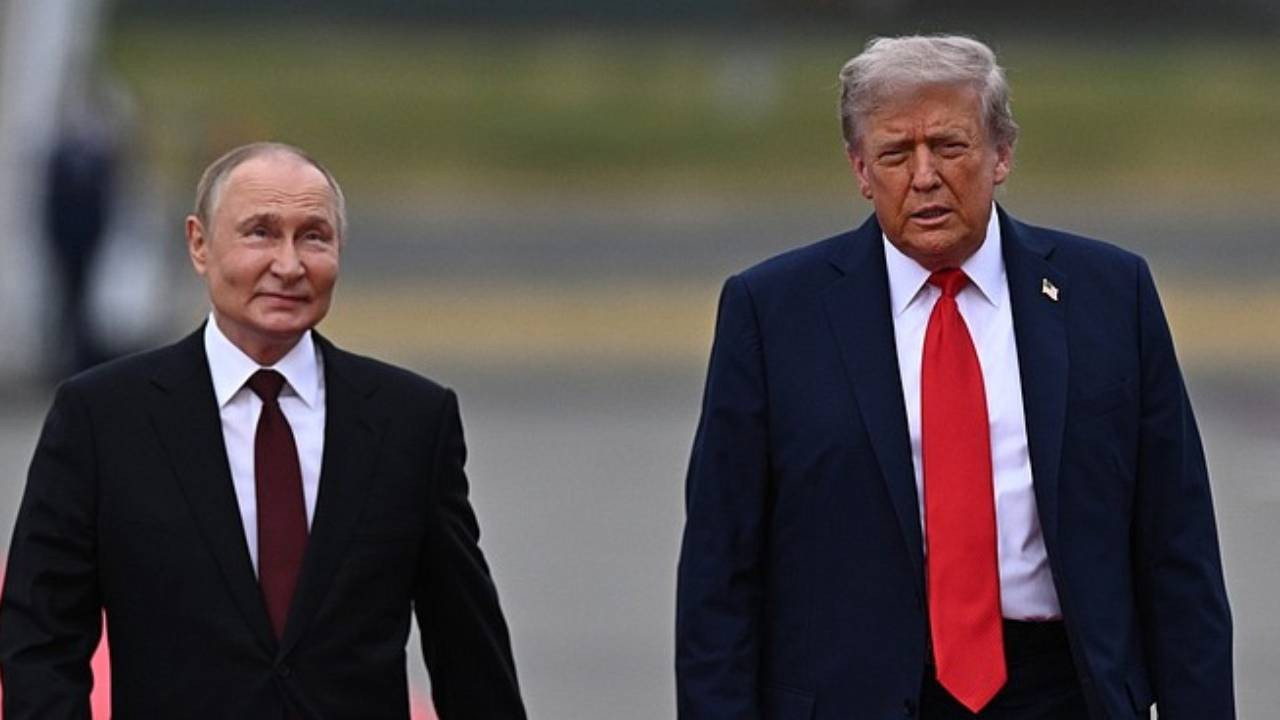 Kremlin tarih verdi: Putin ve Trump bir araya geliyor