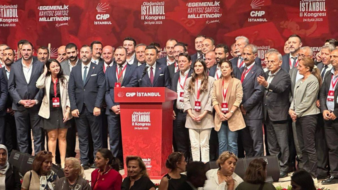 Mahkemenin durdurma talep ettiği, YSK'nın "devam" dediği CHP İstanbul İl Kongresi başladı Mahkemenin durdurma talep ettiği, YSK'nın "devam" dediği CHP İstanbul İl Kongresi başladı