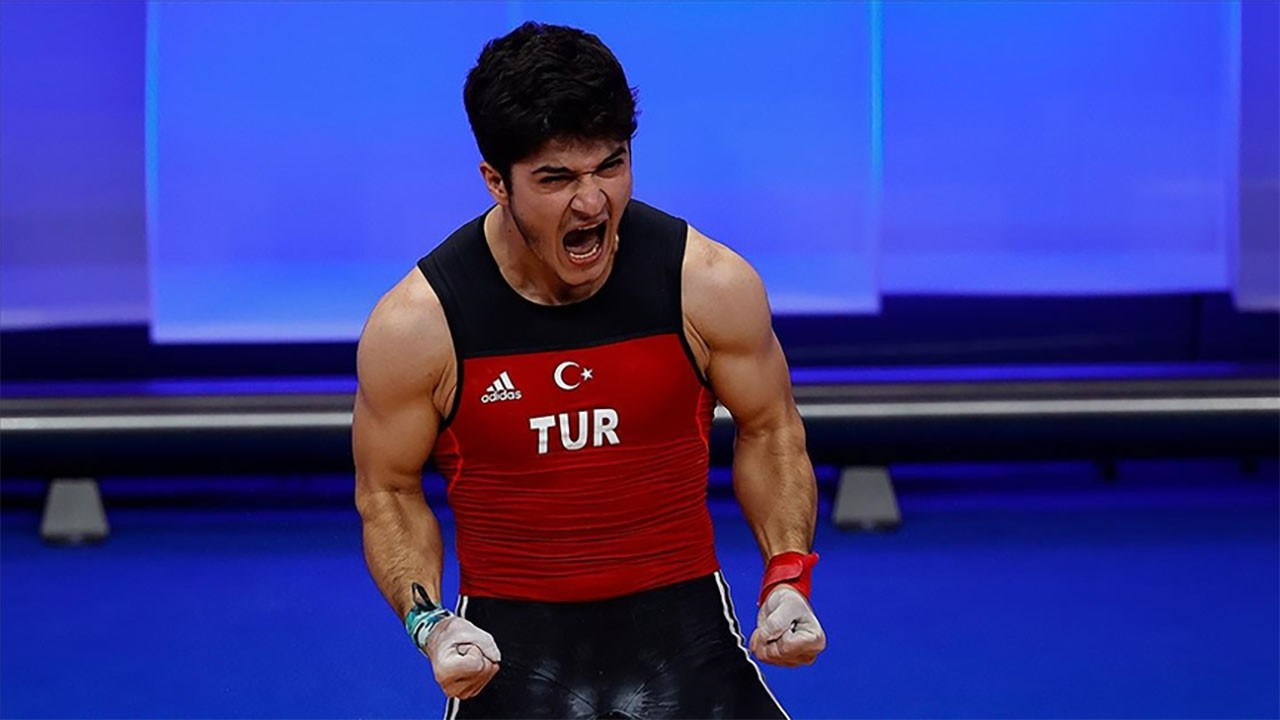 Muhammed Furkan Özbek, dünya şampiyonu oldu