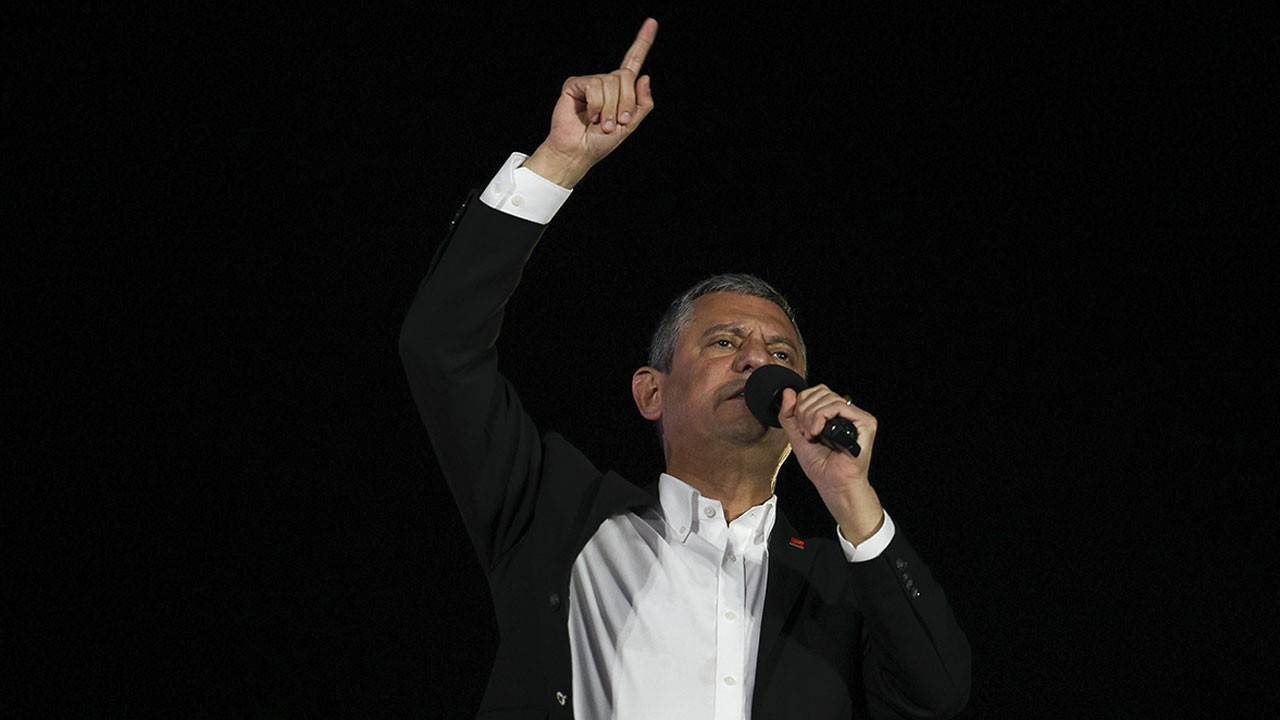 Özgür Özel: Trump’a sarılarak iktidarda kalamazsın