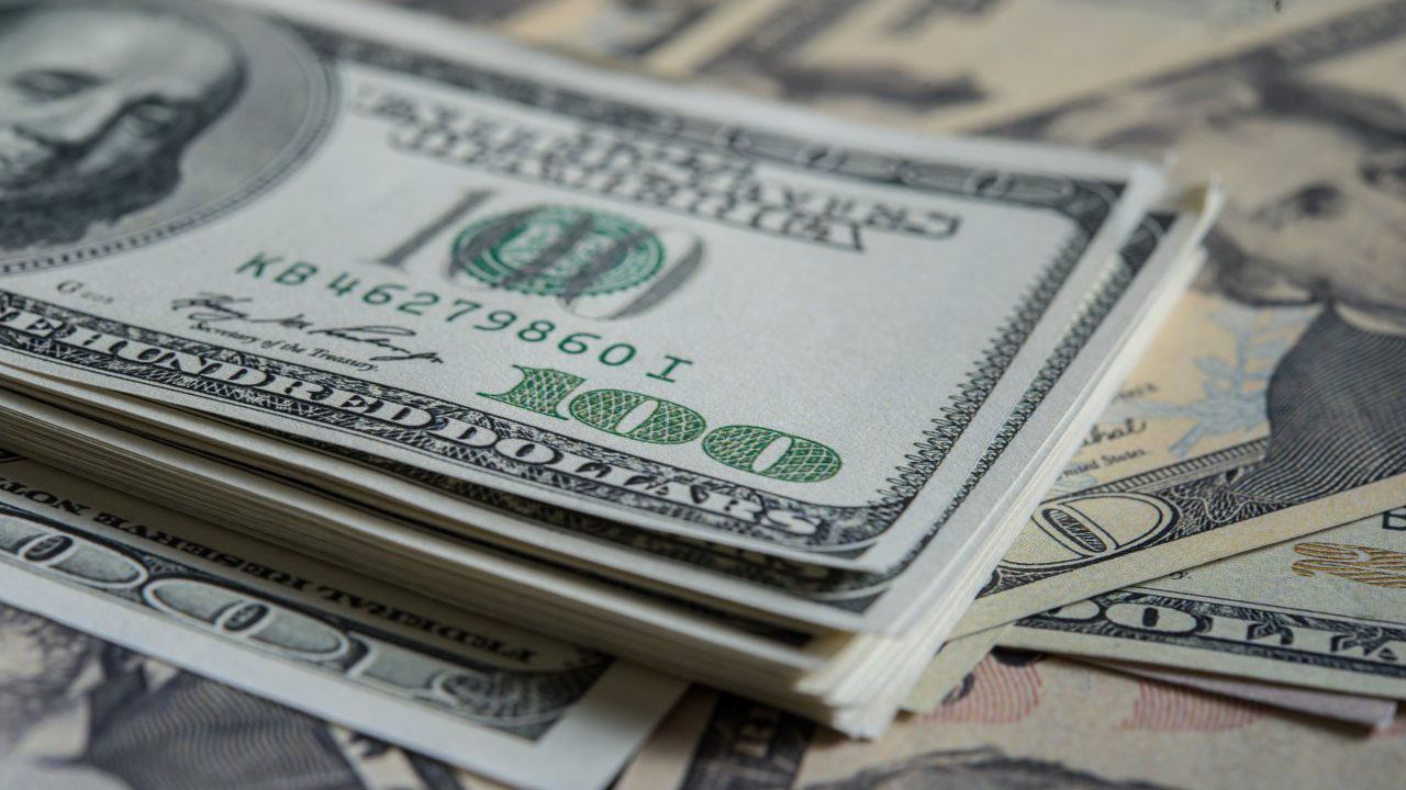 Ağustosta 5,5 milyar dolar cari fazla